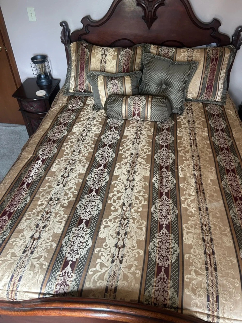 Full/ Queen Elegant Striped Damask Comforter Set in Gold, Burgundy, and Green